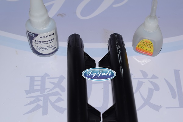 瞬间胶水起白化现象