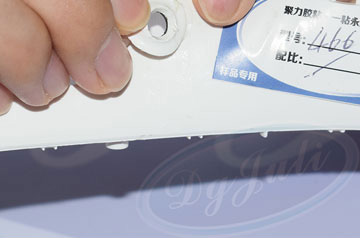 粘塑料发白粘不牢？选对胶水很重要【聚厉高强度瞬间胶水厂家】
