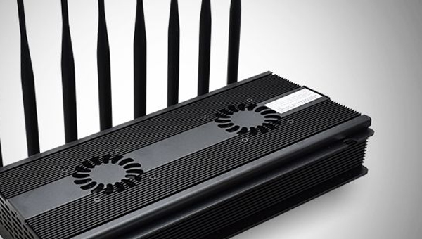 屏蔽器粘接胶水案例，聚力塑料专用瞬间胶不发白快速定位