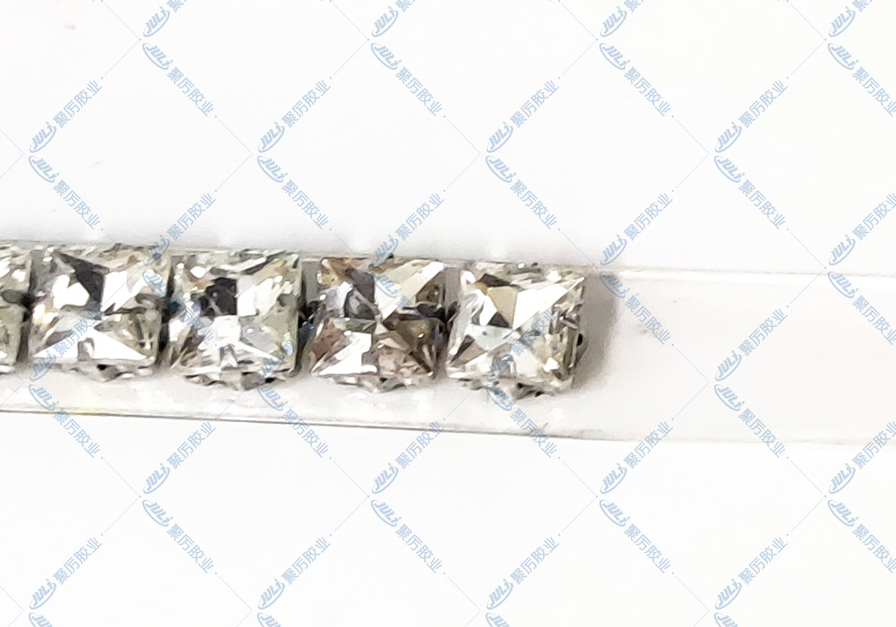 金属上粘钻用什么胶水？广州鞋饰厂选择聚力UV无影胶水