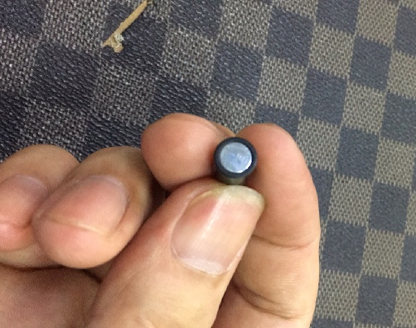 塑料粘金属瞬间胶水，适合小面积粘接工艺的粘铁和塑料的胶水！